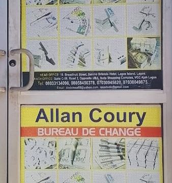 Allan-Coury-bureau-de-change-1.jpg