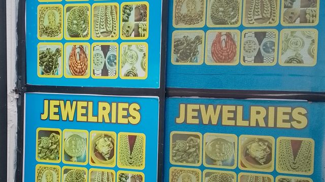 JEWERIES-BUREAU-DE-CHANGE-1.jpg